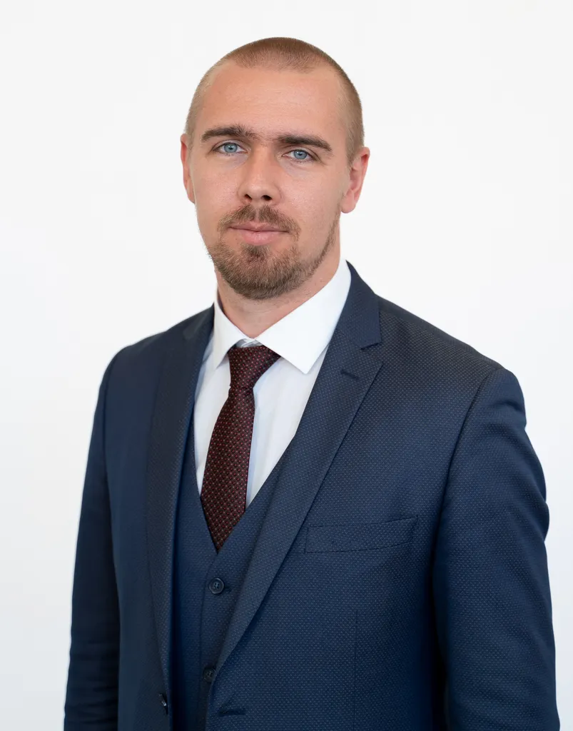 Иванников Дмитрий Игоревич